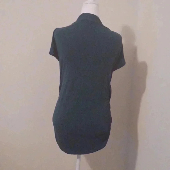 🌺Dark green top with interesting design - Picture 6 of 9